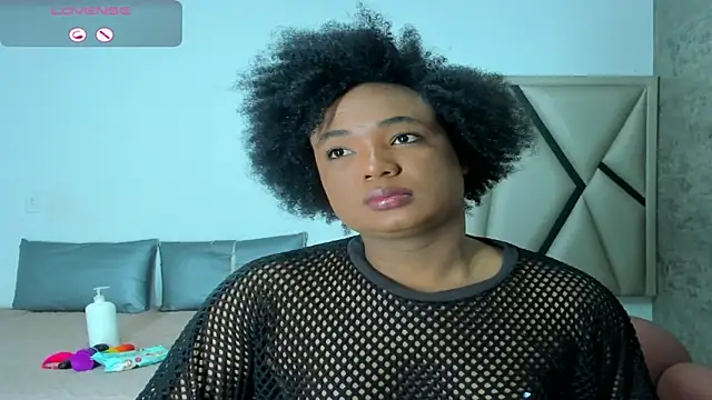 Snapshot of Harmony-01 chatting on January 5, 2026, 7:39 pm Harmony-01 online show from January 5, 2026, 7:39 pm