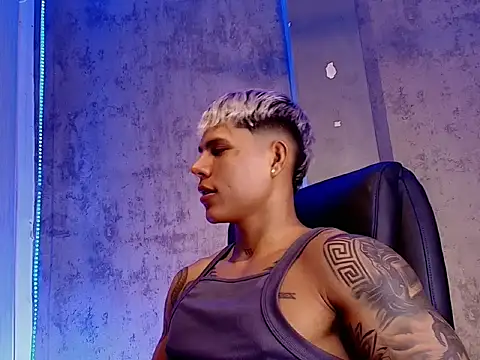 oruz stud online show from February 4, 2026, 1:55 am