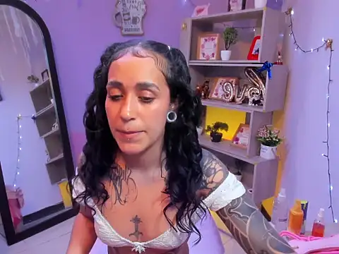 StaceyLeee online show from February 5, 2026, 8:26 pm