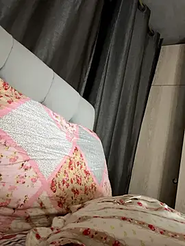 anna-evans09 online show from January 15, 2026, 10:29 am