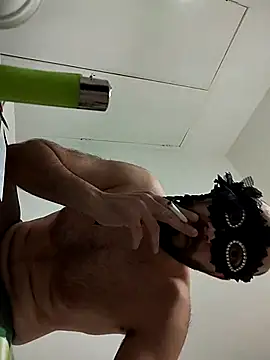 Snapshot of locuritasiempre chatting on February 20, 2026, 8:33 pm locuritasiempre online show from February 20, 2026, 8:33 pm