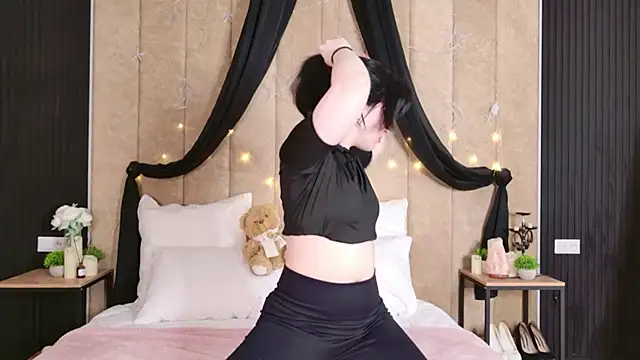 Snapshot of Milana_Cold chatting on February 1, 2026, 8:51 pm Milana Cold online show from February 1, 2026, 8:51 pm