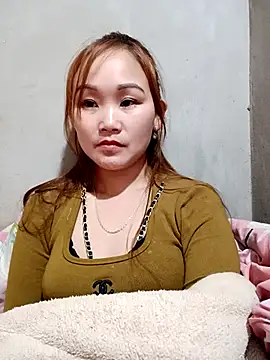 Snapshot of yula-bi chatting on February 10, 2026, 12:42 am yula-bi online show from February 10, 2026, 12:42 am