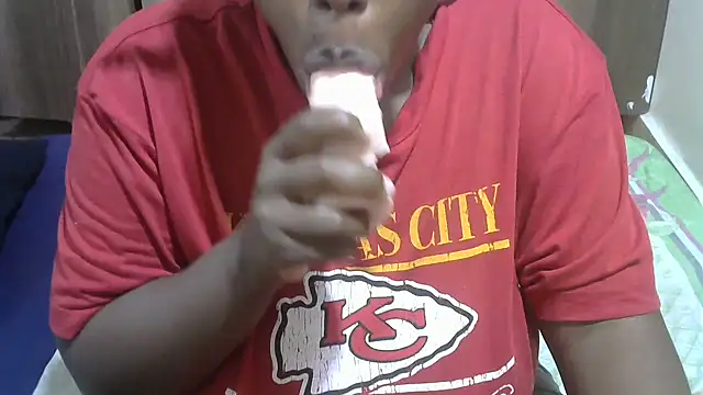 Snapshot of HoneyExtasyXo_ chatting on February 10, 2026, 2:21 am HoneyExtasyXo online show from February 10, 2026, 2:21 am