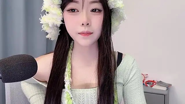 smalldaisy online show from March 22, 2026, 2:26 am