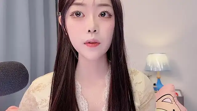 smalldaisy online show from April 9, 2026, 2:24 am