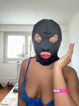 cassie miller velvet online show from December 22, 2025, 11:21 am