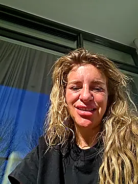 Snapshot of LaLynn chatting on February 25, 2026, 11:32 am LaLynn online show from February 25, 2026, 11:32 am