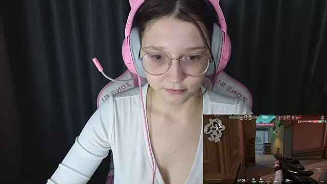 Pink-Aura- online show from January 11, 2026, 6:15 pm