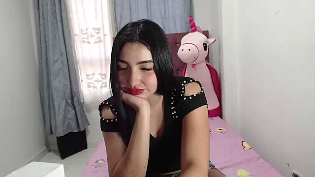 Snapshot of BrinsHilton_ chatting on February 20, 2026, 8:33 pm BrinsHilton online show from February 20, 2026, 8:33 pm