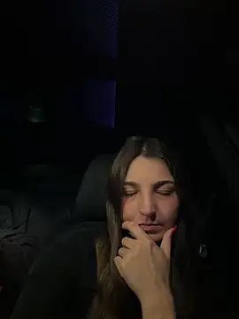 Just-Dori online show from December 20, 2025, 10:45 pm