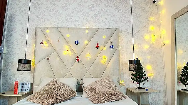 Snapshot of NatashaRoss_t chatting on January 7, 2026, 7:30 pm NatashaRoss t online show from January 7, 2026, 7:30 pm