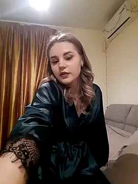 Molly Voss online show from February 23, 2026, 5:57 pm