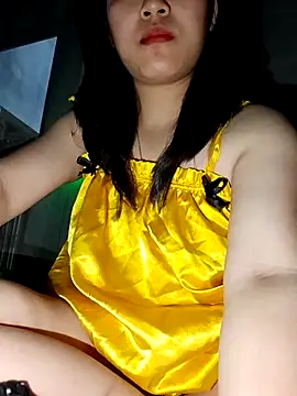 Snapshot of Samsam68x chatting on December 21, 2025, 1:35 pm Samsam68x online show from December 21, 2025, 1:35 pm