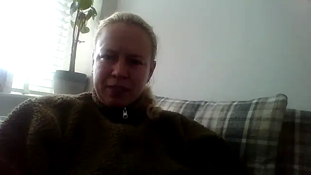 Snapshot of jennyblondeuk chatting on February 20, 2026, 3:03 pm jennyblondeuk online show from February 20, 2026, 3:03 pm