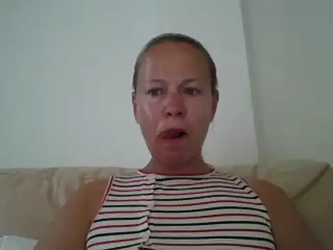 jennyblondeuk online show from May 30, 2026, 2:23 pm