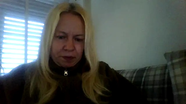 Snapshot of jennyblondeuk chatting on February 21, 2026, 5:26 pm jennyblondeuk online show from February 21, 2026, 5:26 pm