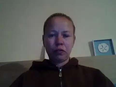 jennyblondeuk online show from May 19, 2026, 7:54 pm