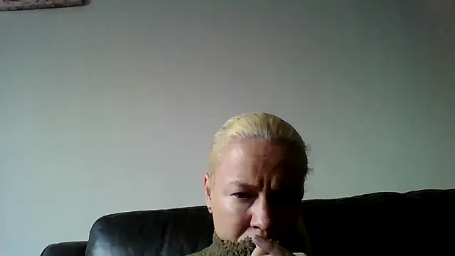 Snapshot of jennyblondeuk chatting on February 2, 2026, 2:49 pm jennyblondeuk online show from February 2, 2026, 2:49 pm