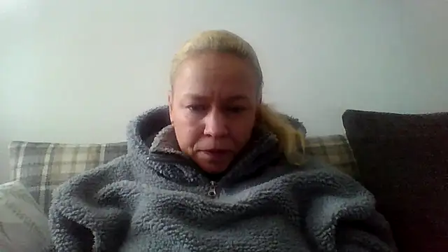 Snapshot of jennyblondeuk chatting on February 19, 2026, 2:58 pm jennyblondeuk online show from February 19, 2026, 2:58 pm