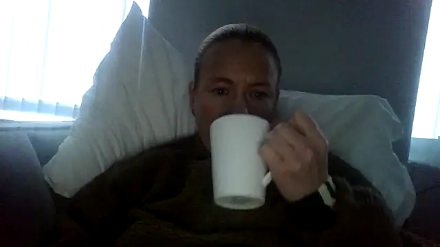 jennyblondeuk online show from March 28, 2026, 5:25 pm