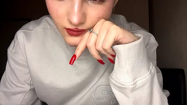 EmllyLighty online show from January 11, 2026, 8:32 am