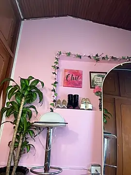  zoe bakerr online show from March 30, 2026, 5:14 pm