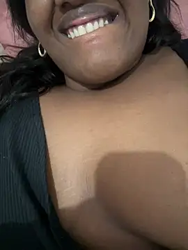 amorasecy online show from April 8, 2026, 2:46 am