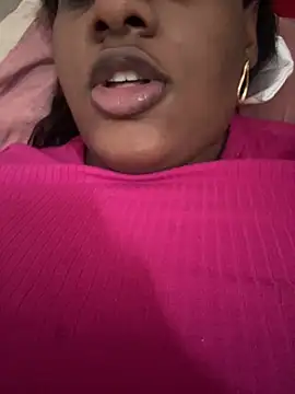 amorasecy online show from April 5, 2026, 2:02 pm