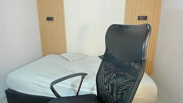 Snapshot of CelesteMoon5 chatting on January 14, 2026, 9:29 pm CelesteMoon5 online show from January 14, 2026, 9:29 pm