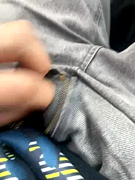 akindrv1 online show from December 21, 2025, 12:29 pm