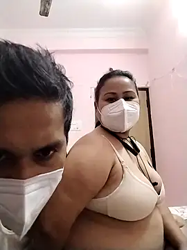 Snapshot of DesiSeductress chatting on January 7, 2026, 6:24 pm DesiSeductress online show from January 7, 2026, 6:24 pm