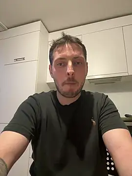 amateurslave online show from February 1, 2026, 6:44 am