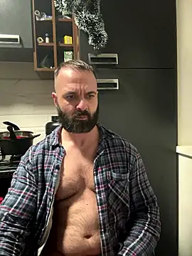 Snapshot of DamonSalvatore2 chatting on January 14, 2026, 9:40 pm DamonSalvatore2 online show from January 14, 2026, 9:40 pm