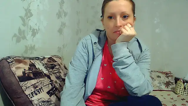 CrystallAngel online show from February 13, 2026, 5:02 pm