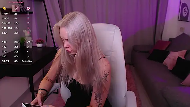 Leslie Caronn online show from February 11, 2026, 8:25 am