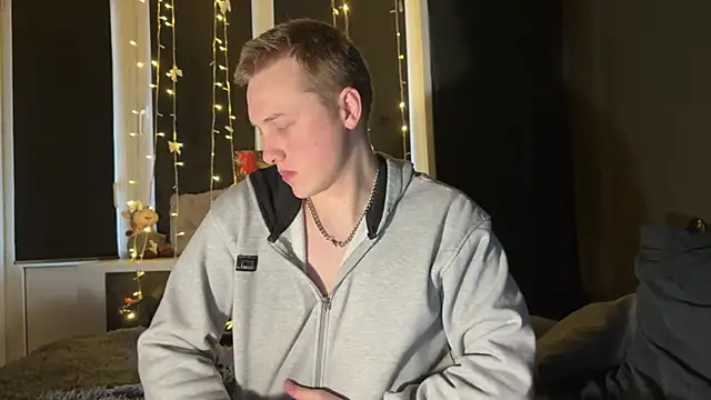 love4couple online show from April 11, 2026, 7:45 am