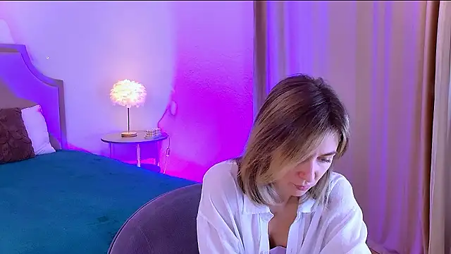 EmeraldGlow online show from January 15, 2026, 2:42 pm