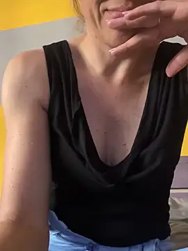 Snapshot of SexyMamiVee chatting on May 31, 2026, 2:45 pm SexyMamiVee online show from May 31, 2026, 2:45 pm