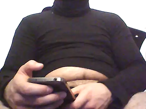 Snapshot of kingmiko12 chatting on January 5, 2026, 11:30 pm kingmiko12 online show from January 5, 2026, 11:30 pm