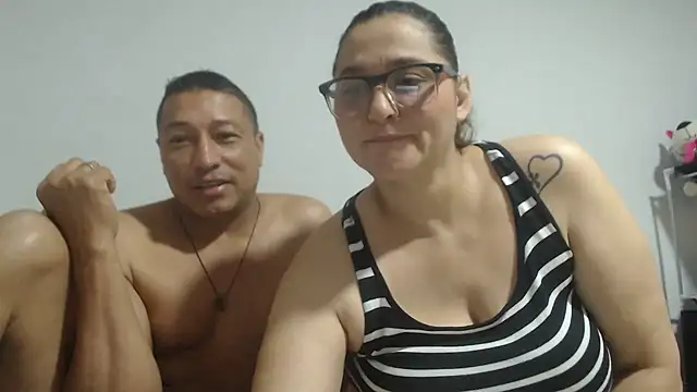 pareja latina1483 online show from March 9, 2026, 11:58 am