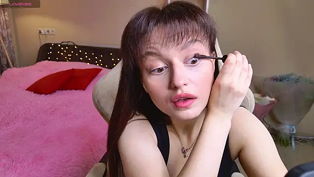 Snapshot of Mirellune chatting on January 6, 2026, 7:12 am Mirellune online show from January 6, 2026, 7:12 am