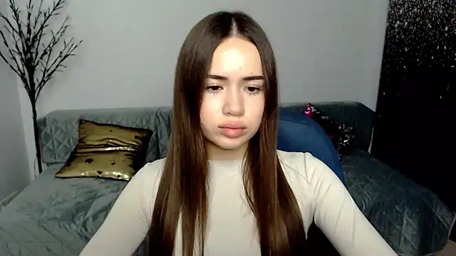 Snapshot of heiley_love chatting on January 8, 2026, 12:44 pm heiley love online show from January 8, 2026, 12:44 pm