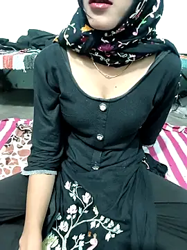 Yours-Zeenat online show from December 23, 2025, 7:18 am