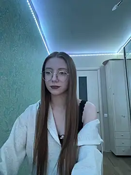 Snapshot of Eseniya_ chatting on February 8, 2026, 11:19 am Eseniya online show from February 8, 2026, 11:19 am