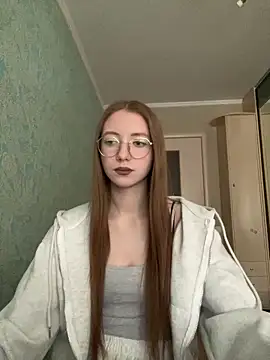 Snapshot of Eseniya_ chatting on February 17, 2026, 10:01 am Eseniya online show from February 17, 2026, 10:01 am