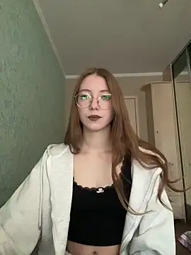 Snapshot of Eseniya_ chatting on January 17, 2026, 9:46 am Eseniya online show from January 17, 2026, 9:46 am