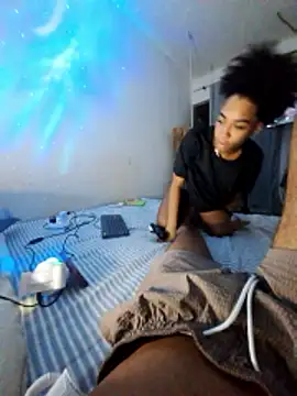  keylafisher  online show from January 5, 2026, 9:29 pm