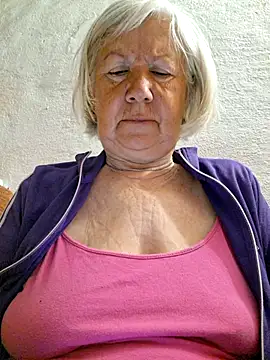 KlaudiaDarling online show from June 3, 2026, 2:01 am
