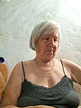 KlaudiaDarling online show from June 19, 2026, 7:03 am